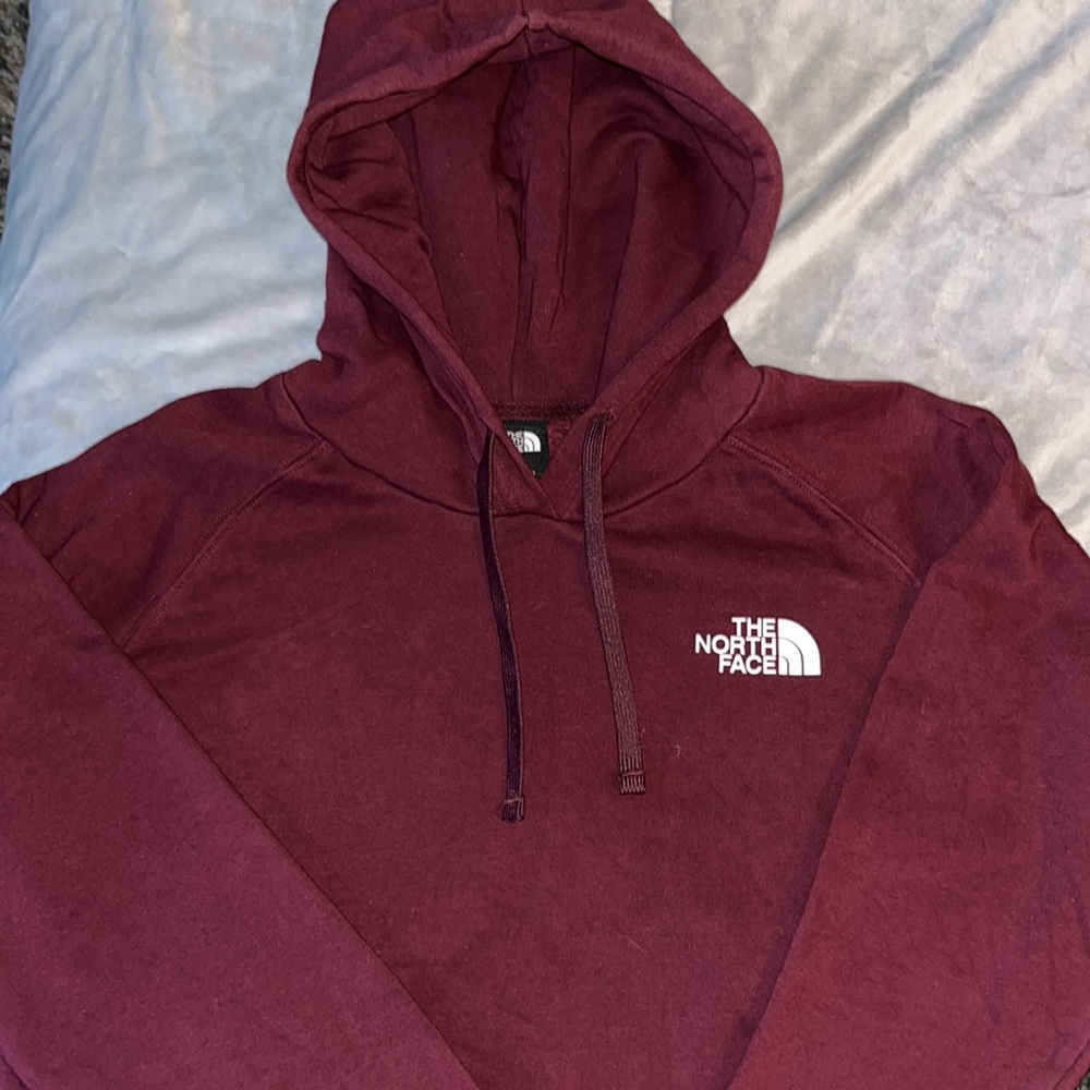 Woman’s large north face hoodie
